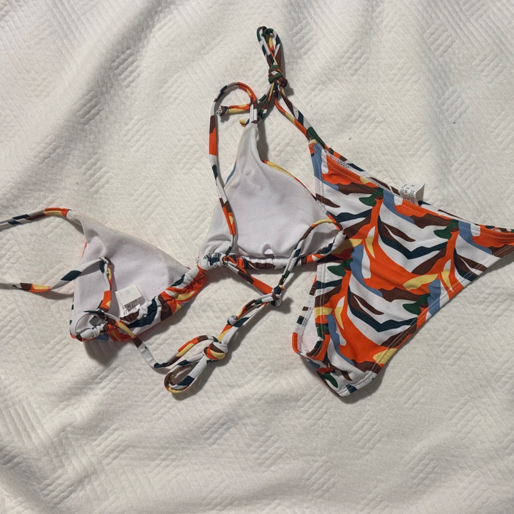 Vibrant Geometric Bikini Set - Picture 3 of 3